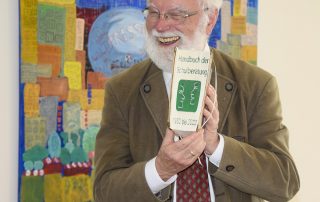Generationenwechsel beim Handbuch der Schulberatung: „Der Honal“ mit neu besetztem Herausgeberteam